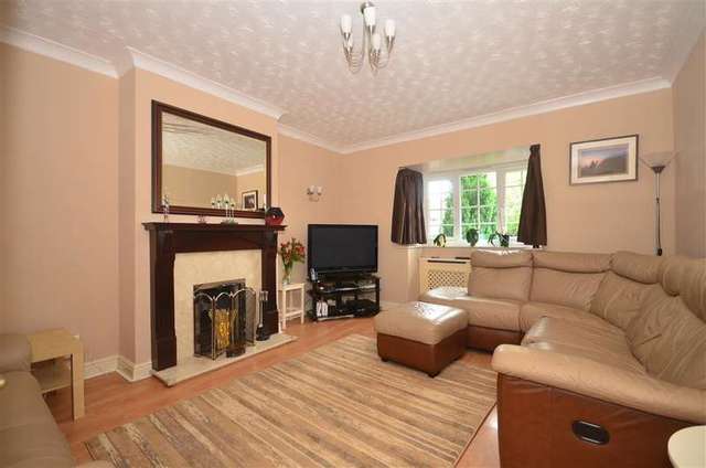  Image of 4 bedroom Detached house for sale in High Road North Weald Epping CM16 at North Weald Essex North Weald, CM16 6HW