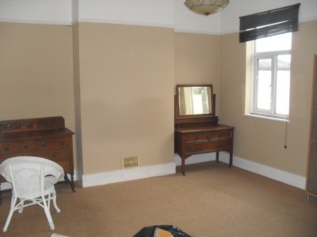  Image of 2 bedroom Flat to rent in High Street Shoeburyness Southend-on-Sea SS3 at High Street Shoeburyness Southend On Sea, SS3 9AJ