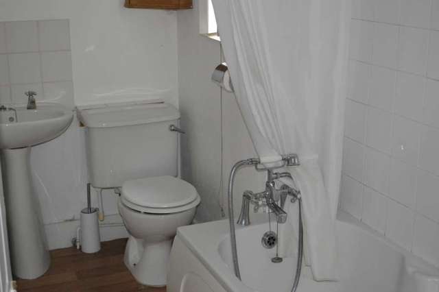 Image of 2 bedroom Flat to rent in High Street Shoeburyness Southend-on-Sea SS3 at High Street Shoeburyness Southend On Sea, SS3 9AJ