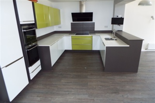 Image of 3 bedroom Detached house to rent in Hill Close West Bridgford Nottingham NG2 at Nottingham, NG2 6GQ