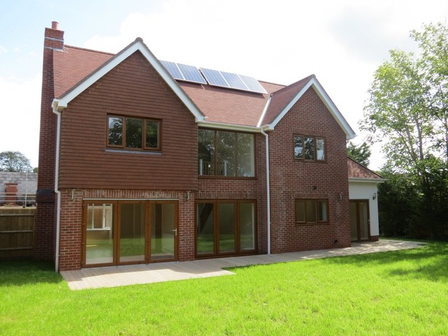  Image of 4 bedroom Detached house for sale in Crofton Lane Fareham PO14 at Crofton Lane Hill Head Fareham, PO14 3LW