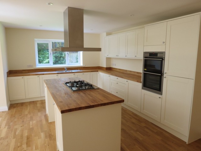  Image of 4 bedroom Detached house for sale in Crofton Lane Fareham PO14 at Crofton Lane Hill Head Fareham, PO14 3LW