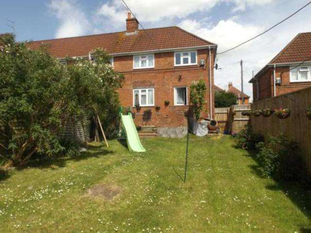  Image of 2 bedroom End of Terrace to rent in Hillcrest Road Yeovil BA21 at Yeovil, BA21 4RF