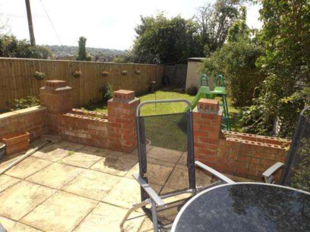  Image of 2 bedroom End of Terrace to rent in Hillcrest Road Yeovil BA21 at Yeovil, BA21 4RF