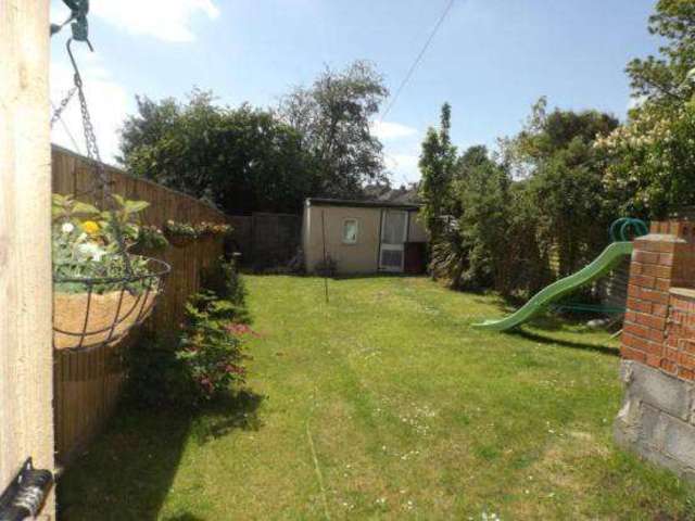  Image of 2 bedroom End of Terrace to rent in Hillcrest Road Yeovil BA21 at Yeovil, BA21 4RF