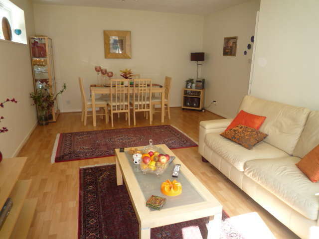  Image of 2 bedroom Flat to rent in Sutton Grove Sutton SM1 at Sutton Grove  Sutton, SM1 4TG
