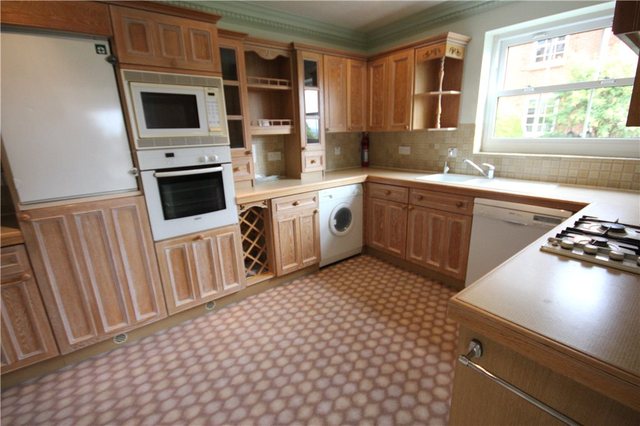  Image of 2 bedroom Apartment for sale in Hook Heath Road Hook Heath Woking GU22 at Hook Heath Road Woking Mayford, GU22 0LA