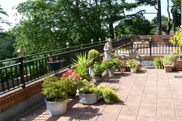  Image of 2 bedroom Apartment for sale in Hook Heath Road Hook Heath Woking GU22 at Hook Heath Road Woking Mayford, GU22 0LA