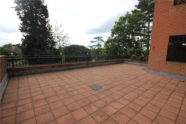 Image of 2 bedroom Apartment for sale in Hook Heath Road Hook Heath Woking GU22 at Hook Heath Road Woking Mayford, GU22 0LA