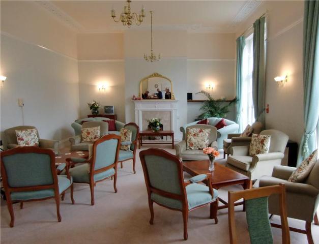  Image of 1 bedroom Apartment to rent in Pittville Circus Road Cheltenham GL52 at Homespring House Pittville Circus Road Cheltenham, GL52 2QB