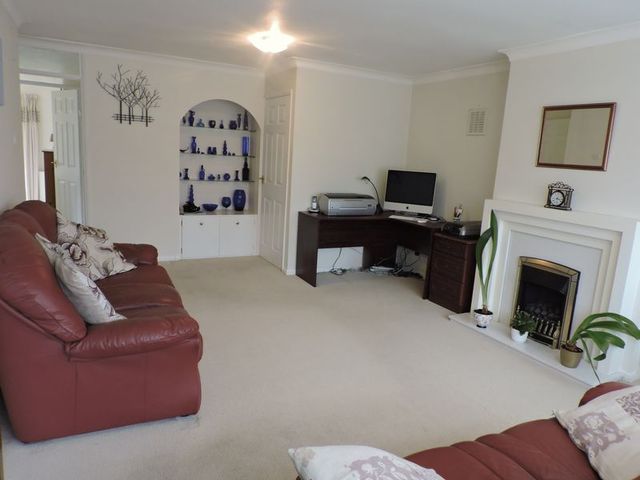  Image of 2 bedroom Detached house for sale in Hunters Close Oakley Basingstoke RG23 at Hunters Close Oakley Basingstoke, RG23 7BG