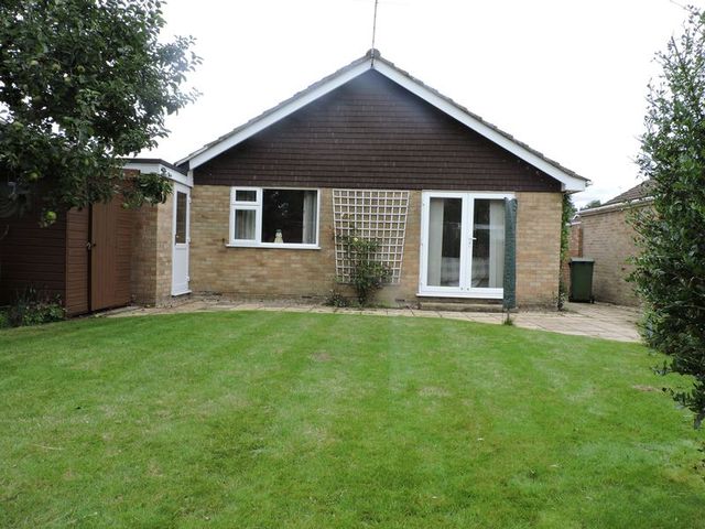  Image of 2 bedroom Detached house for sale in Hunters Close Oakley Basingstoke RG23 at Hunters Close Oakley Basingstoke, RG23 7BG
