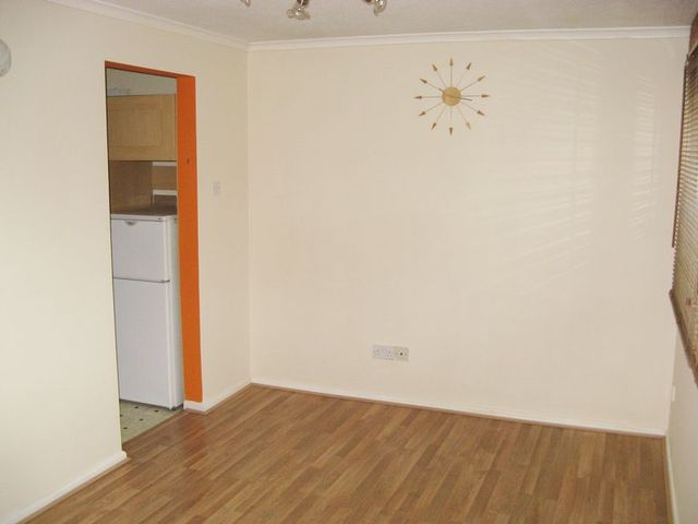  Image of 1 bedroom Flat for sale in Ivel Court Yeovil BA21 at Ivel Court  Yeovil, BA21 4HX