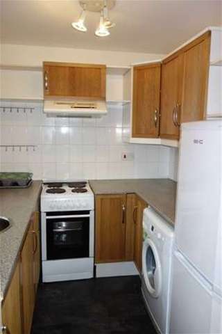  Image of Flat to rent in John Silkin Lane London SE8 at Deptford, SE8 5BB