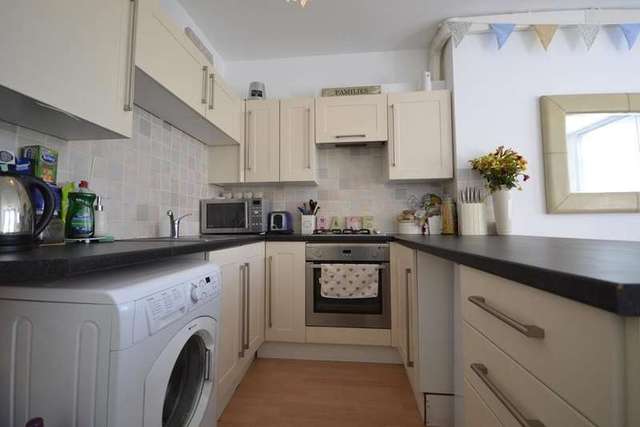  Image of 2 bedroom Flat to rent in Kenilworth Road St. Leonards-on-Sea TN38 at St Leonards On Sea, TN38 0JL