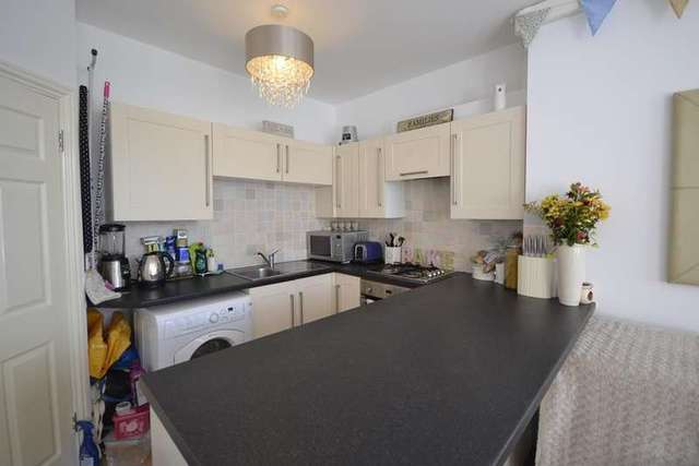  Image of 2 bedroom Flat to rent in Kenilworth Road St. Leonards-on-Sea TN38 at St Leonards On Sea, TN38 0JL