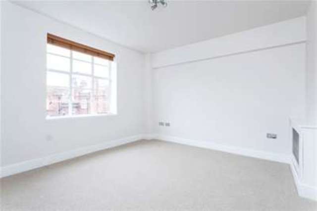  Image of 1 bedroom Flat to rent in Hamlet Gardens London W6 at London, W6 0RW