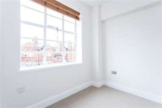  Image of 1 bedroom Flat to rent in Hamlet Gardens London W6 at London, W6 0RW
