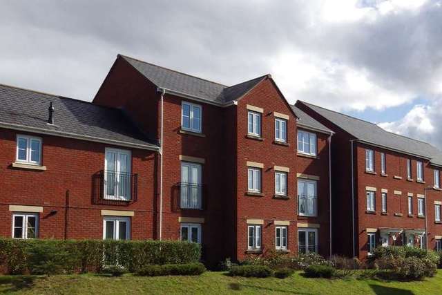  Image of 2 bedroom Flat to rent in Russell Walk Exeter EX2 at Kings Heath  Exeter, EX2 7TN