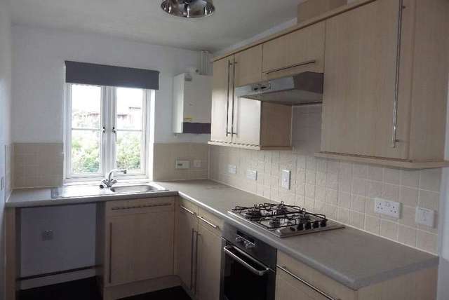  Image of 2 bedroom Flat to rent in Russell Walk Exeter EX2 at Kings Heath  Exeter, EX2 7TN