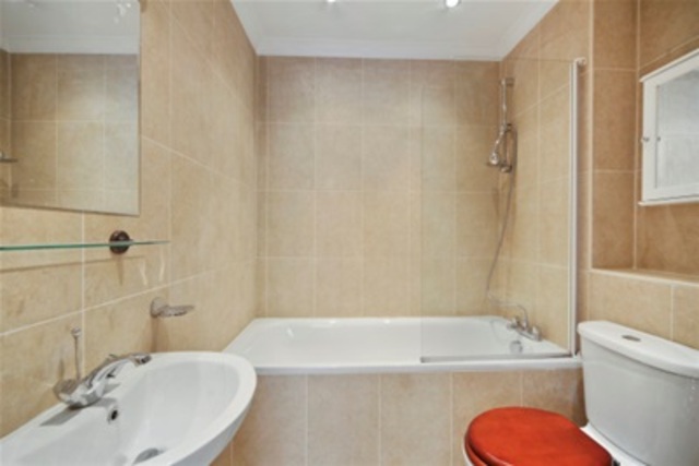  Image of 2 bedroom Property to rent in Kings Road London SW10 at London, SW10 0TU