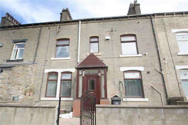  Image of 4 bedroom Terraced house for sale in Kingsley Place Halifax HX1 at Halifax, HX1 3YQ