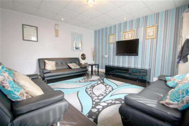  Image of 4 bedroom Terraced house for sale in Kingsley Place Halifax HX1 at Halifax, HX1 3YQ