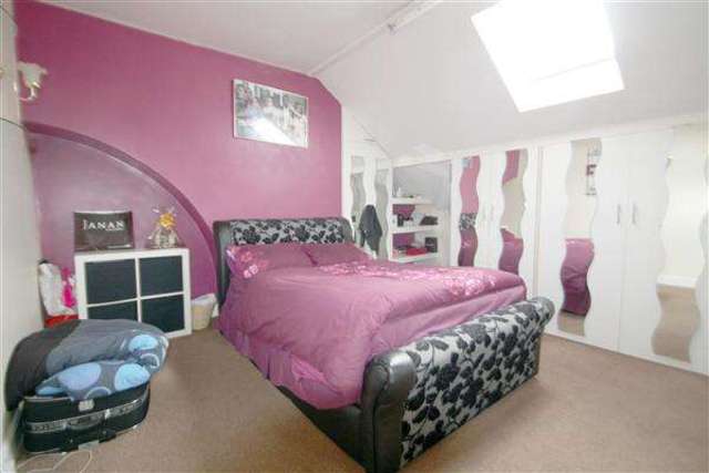  Image of 4 bedroom Terraced house for sale in Kingsley Place Halifax HX1 at Halifax, HX1 3YQ