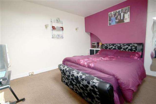  Image of 4 bedroom Terraced house for sale in Kingsley Place Halifax HX1 at Halifax, HX1 3YQ