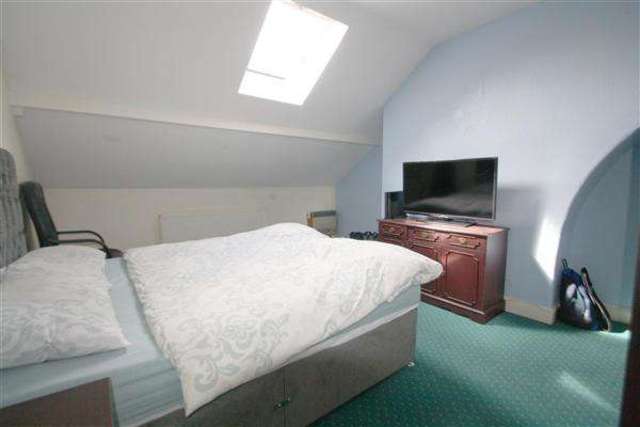  Image of 4 bedroom Terraced house for sale in Kingsley Place Halifax HX1 at Halifax, HX1 3YQ