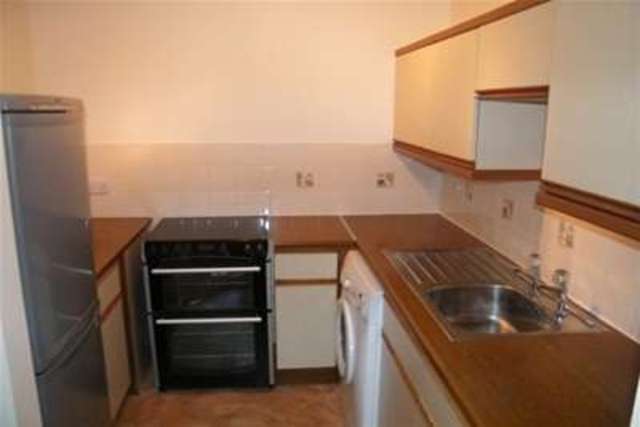  Image of 1 bedroom Flat to rent in Knighton Road Plymouth PL4 at Plymouth, PL4 9BY