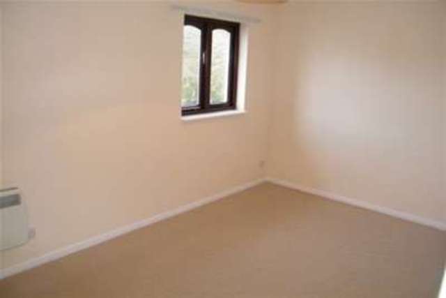  Image of 1 bedroom Flat to rent in Knighton Road Plymouth PL4 at Plymouth, PL4 9BY