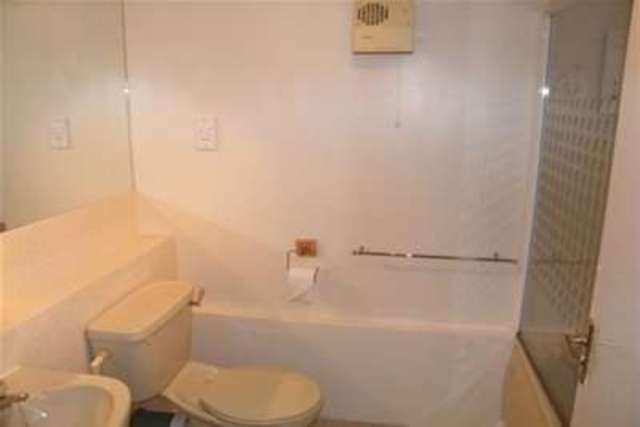  Image of 1 bedroom Flat to rent in Knighton Road Plymouth PL4 at Plymouth, PL4 9BY