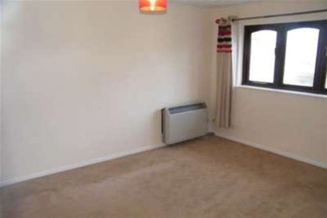  Image of 1 bedroom Flat to rent in Knighton Road Plymouth PL4 at Plymouth, PL4 9BY