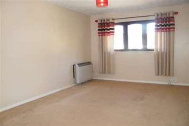  Image of 1 bedroom Flat to rent in Knighton Road Plymouth PL4 at Plymouth, PL4 9BY