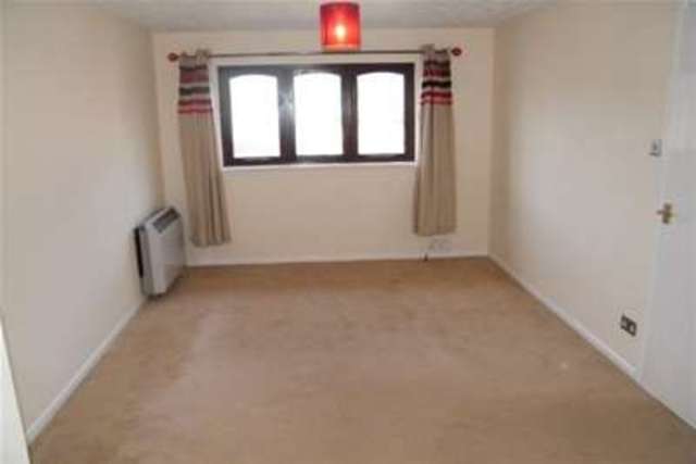  Image of 1 bedroom Flat to rent in Knighton Road Plymouth PL4 at Plymouth, PL4 9BY