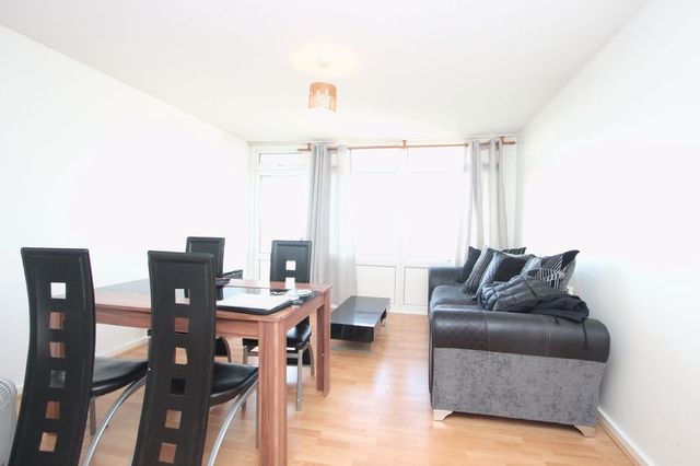  Image of 2 bedroom Flat to rent in Daubeney Road London E5 at Daubeney Road  London, E5 0EW