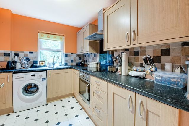  Image of 2 bedroom Flat for sale in Lawn Road Southampton SO17 at Lawn Road Portswood Southampton, SO17 2ER