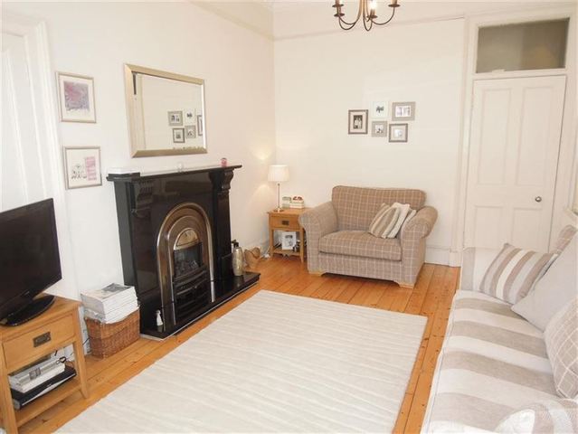  Image of 1 bedroom Flat to rent in Learmonth Grove Edinburgh EH4 at Comely Bank Edinburgh Edinburgh, EH4 1BW
