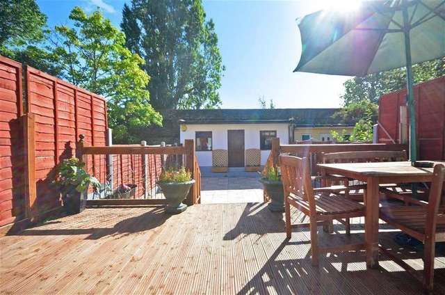  Image of 5 bedroom Terraced house for sale in Leigh Road London E6 at East Ham London East Ham, E6 2AS