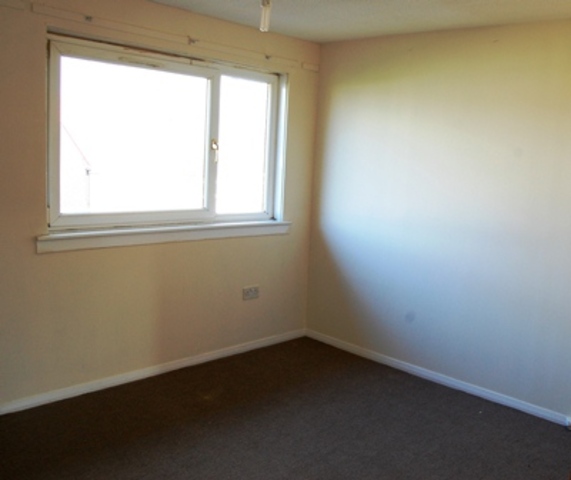  Image of 2 bedroom Terraced house to rent in Lennox Street Wishaw ML2 at Wishaw North Lanarkshire North Lanarkshire, ML2 8PF