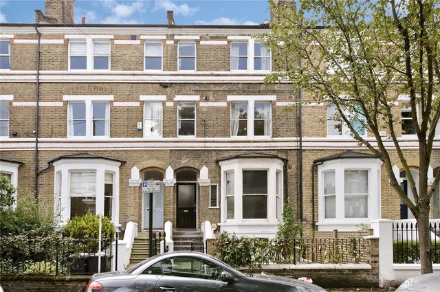  Image of 2 bedroom Flat for sale in Lillieshall Road London SW4 at Lillieshall Road  London, SW4 0LW