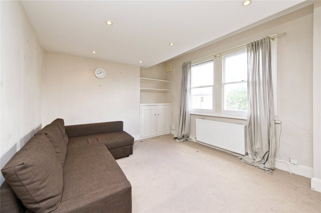  Image of 2 bedroom Flat for sale in Lillieshall Road London SW4 at Lillieshall Road  London, SW4 0LW