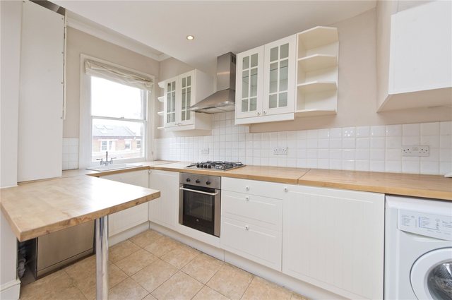  Image of 2 bedroom Flat for sale in Lillieshall Road London SW4 at Lillieshall Road  London, SW4 0LW