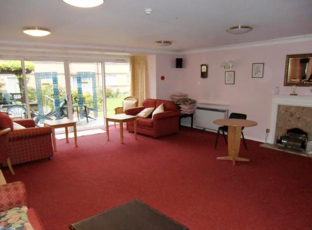  Image of 1 bedroom Apartment to rent in Limewood Court Beehive Lane Ilford IG4 at Limewood Court 162 Beehive Lane Ilford, IG4 5EL