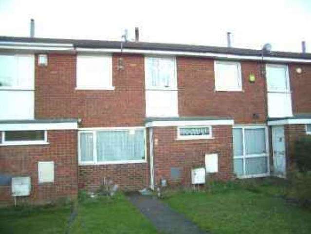  Image of 2 bedroom Terraced house to rent in Linmere Walk Houghton Regis Dunstable LU5 at Linmere Walk Houghton Regis DUNSTABLE, LU5 5PS