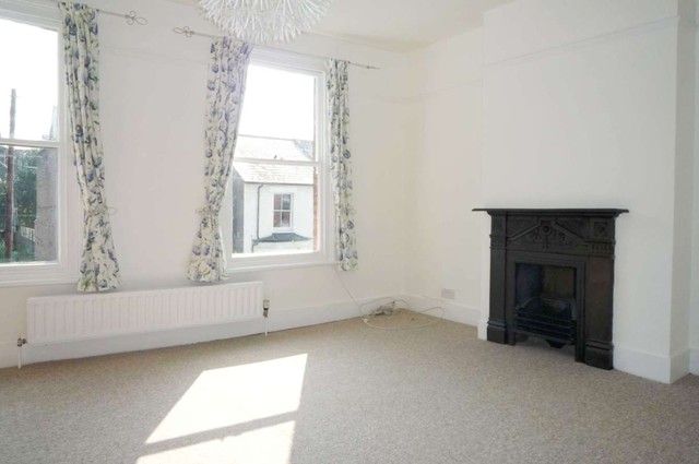  Image of 3 bedroom Terraced house to rent in Liverpool Road St. Albans AL1 at St. Albans, AL1 3UN