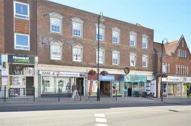  Image of 1 bedroom Flat for sale in London Road East Grinstead RH19 at East Grinstead West Sussex East Grinstead, RH19 1AG