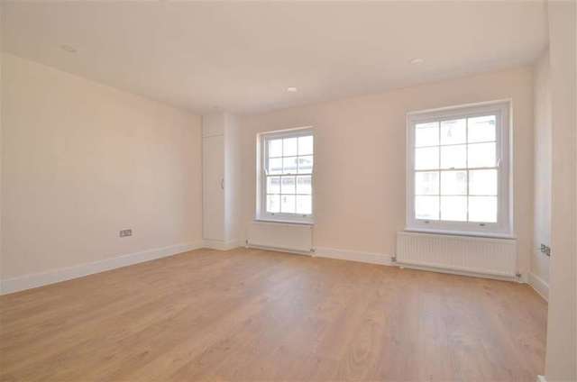  Image of 1 bedroom Flat for sale in London Road East Grinstead RH19 at East Grinstead West Sussex East Grinstead, RH19 1AG
