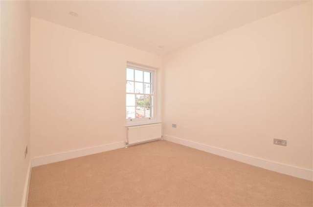  Image of 1 bedroom Flat for sale in London Road East Grinstead RH19 at East Grinstead West Sussex East Grinstead, RH19 1AG
